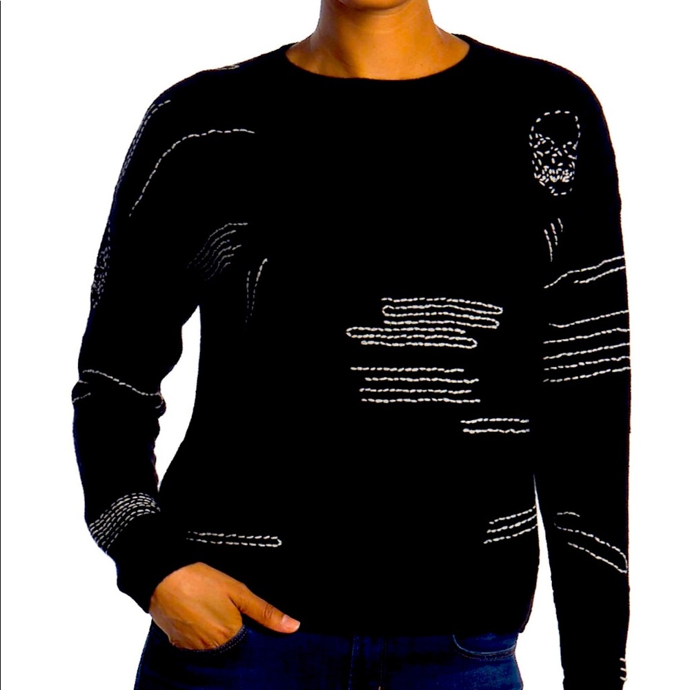 SKULL Cashmere Cable Stitch Crew Neck Sweater